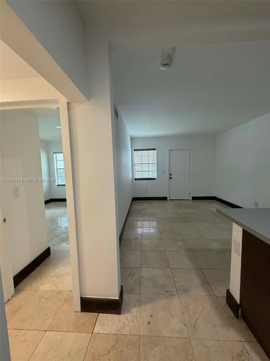 551 NE 62nd St # 6