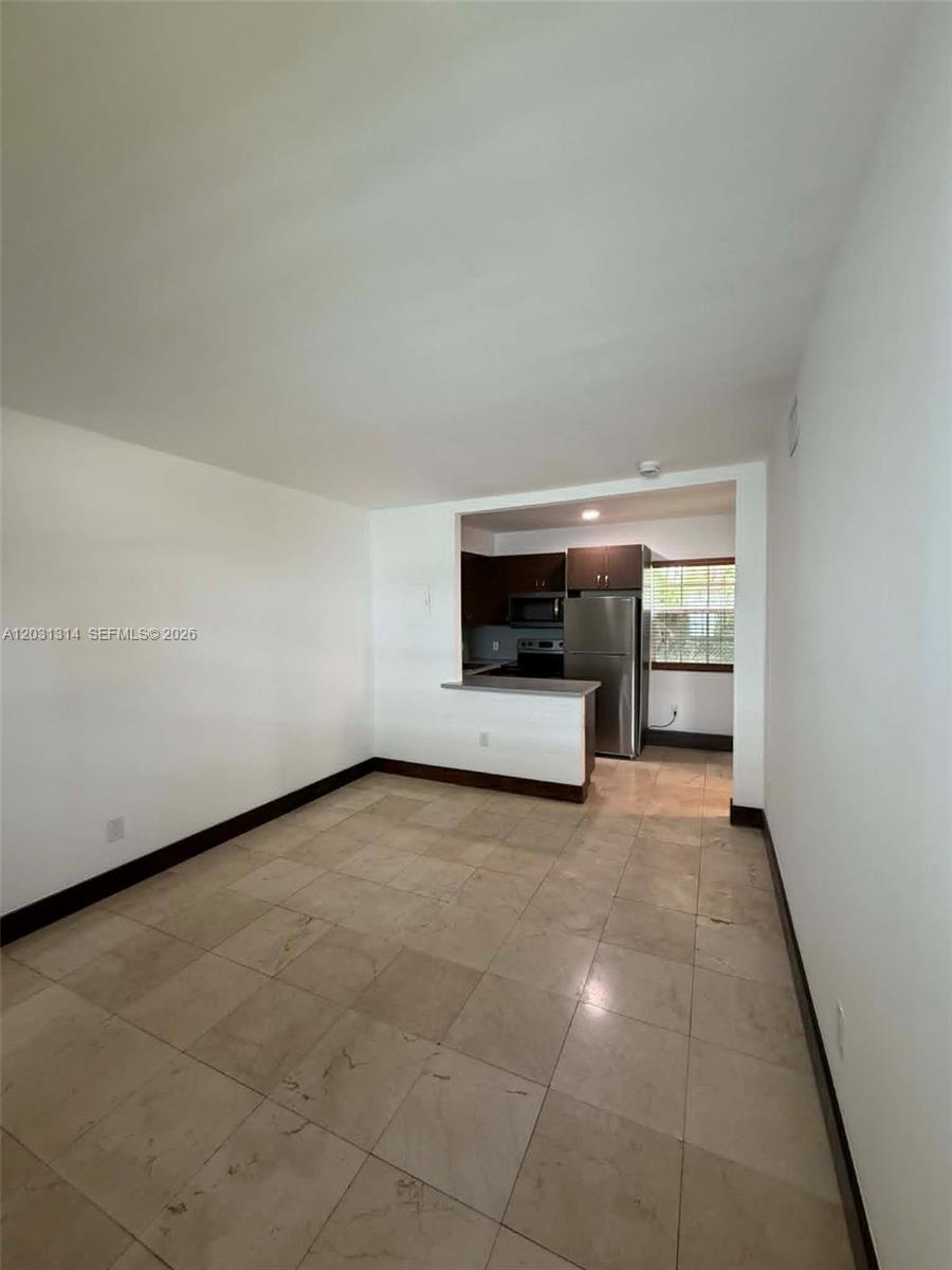 551 NE 62nd St # 6