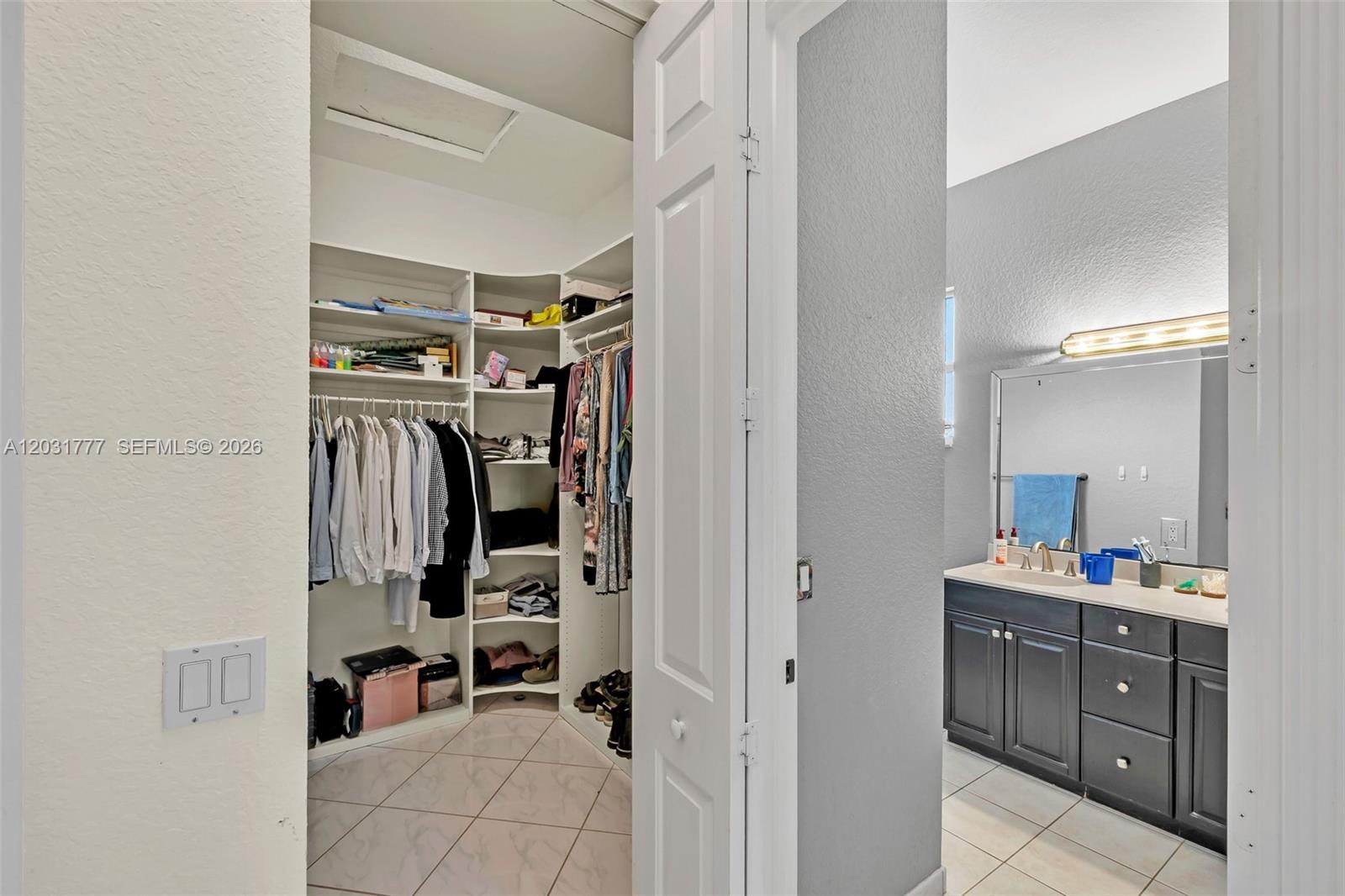 8908 NW 40th St