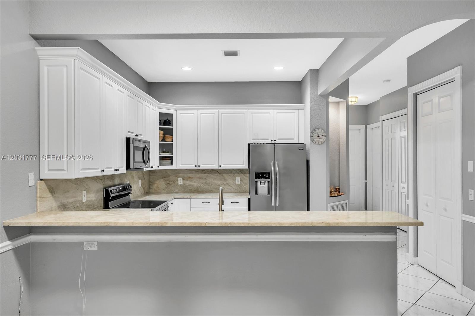 8908 NW 40th St