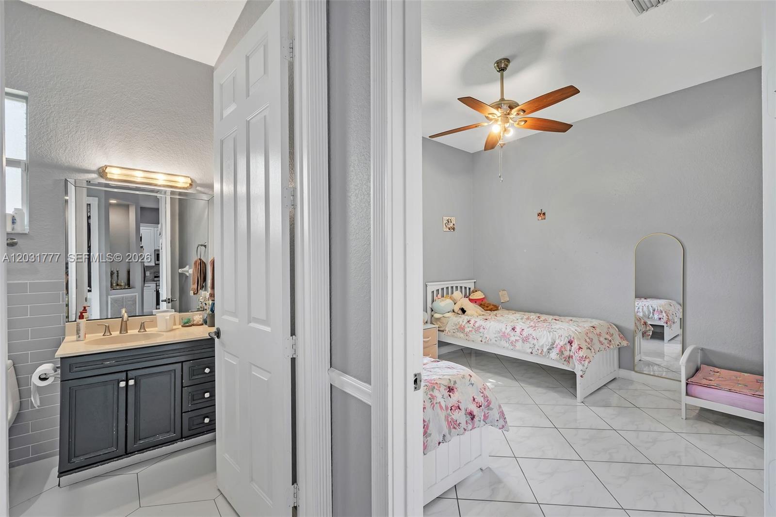 8908 NW 40th St