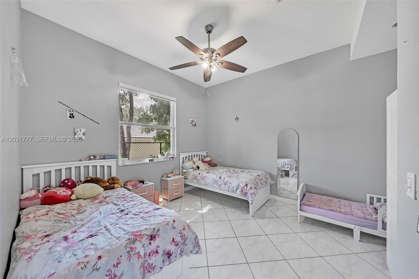 8908 NW 40th St