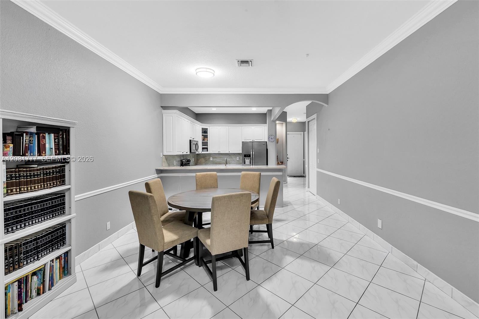 8908 NW 40th St
