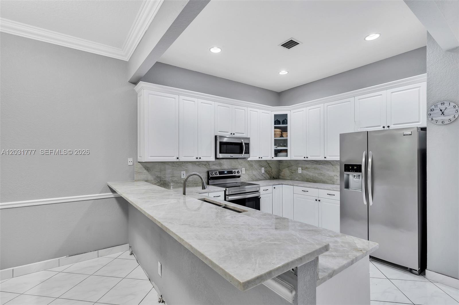 8908 NW 40th St