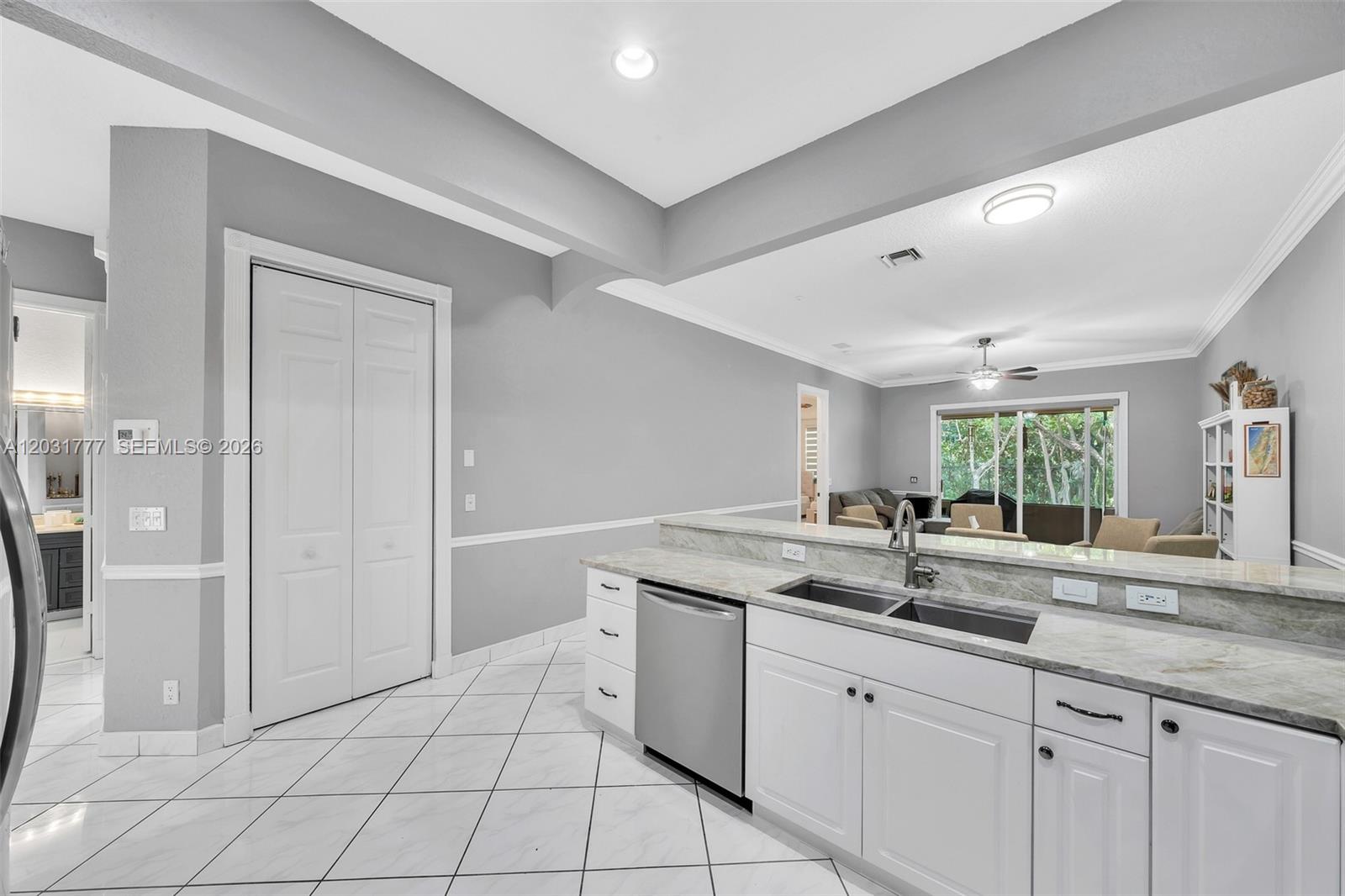 8908 NW 40th St