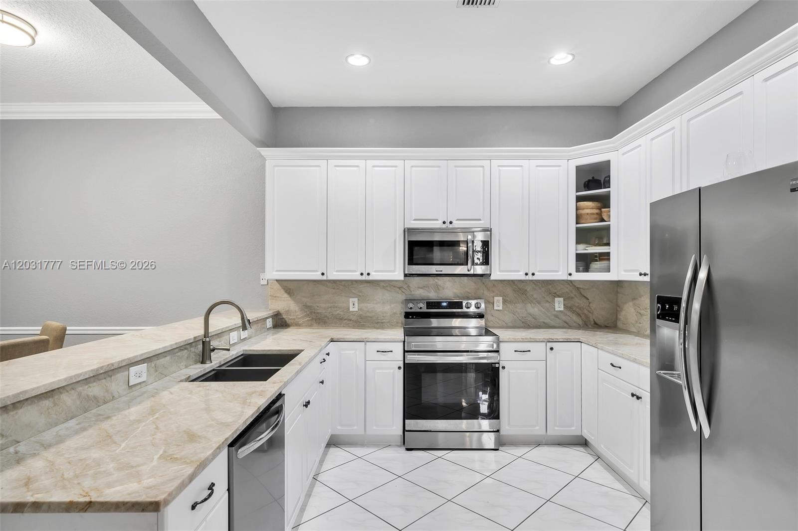 8908 NW 40th St