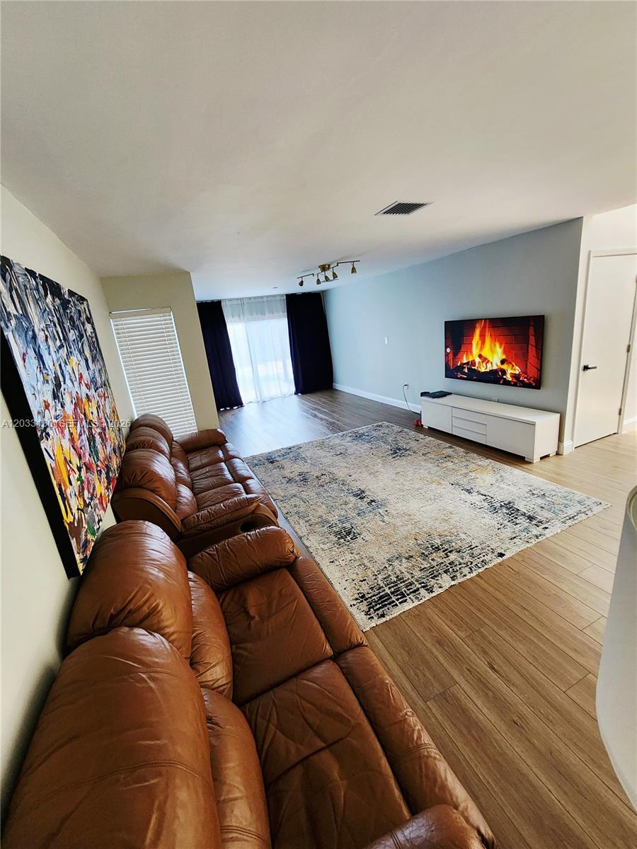 4962 SW 95th Ave