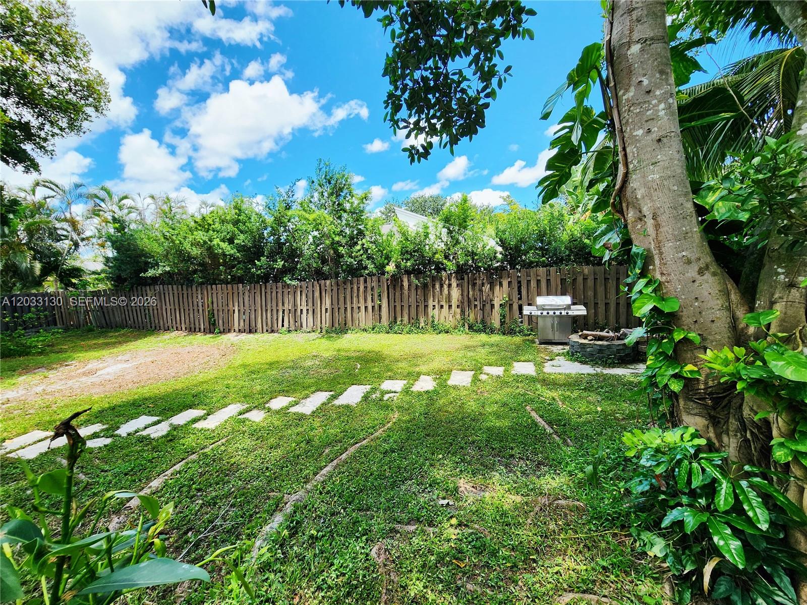 4962 SW 95th Ave