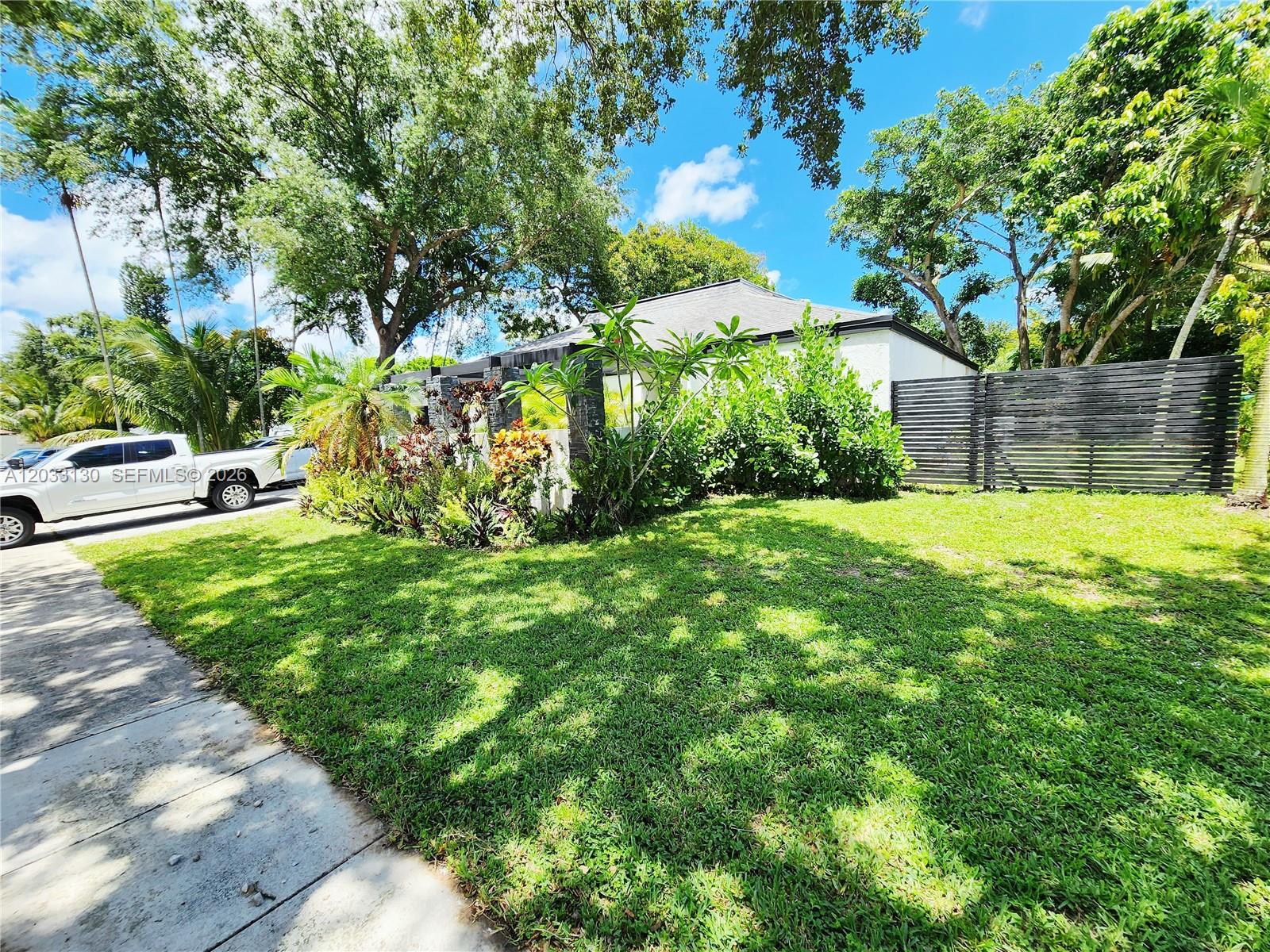 4962 SW 95th Ave
