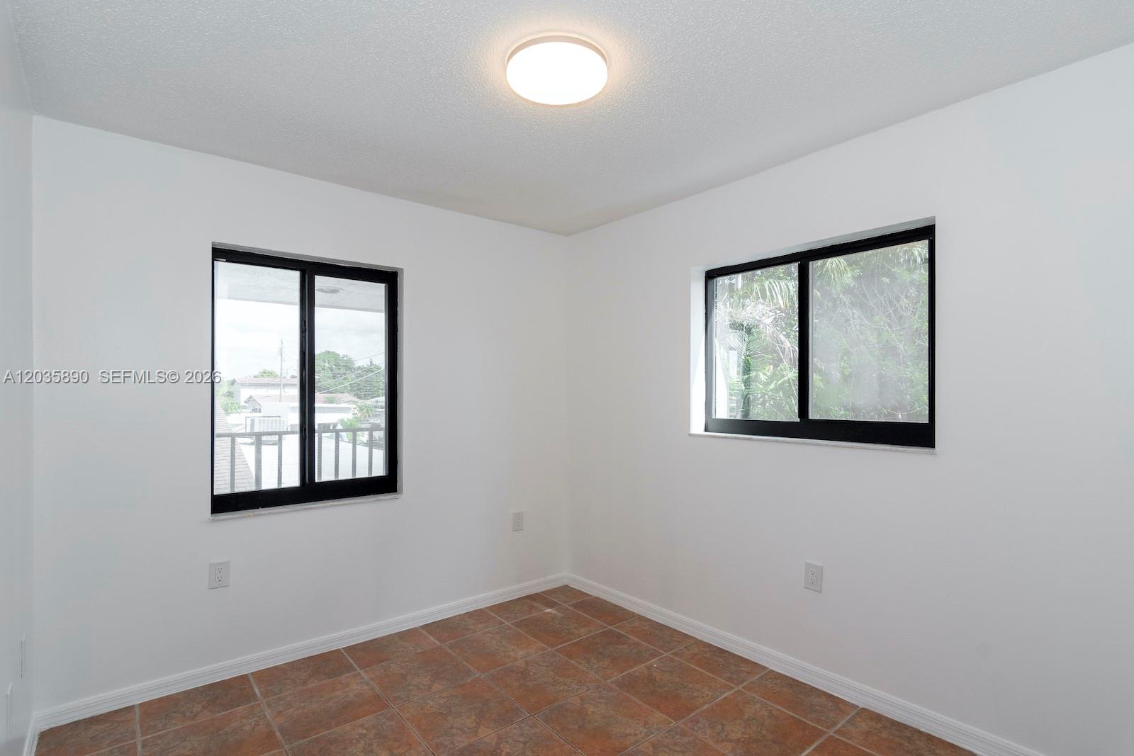 2729 SW 67th Ave # 0 Unit: #0