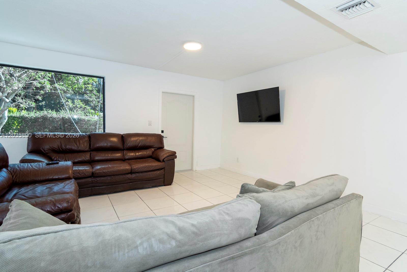 2729 SW 67th Ave # 0 Unit: #0