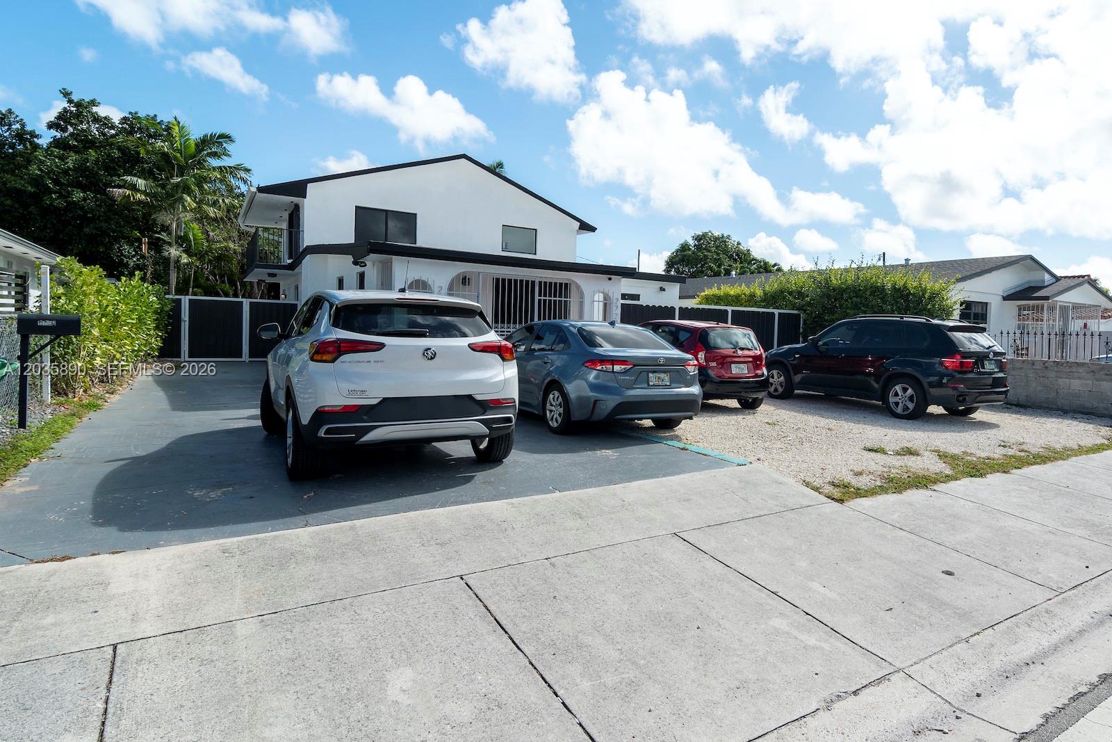 2729 SW 67th Ave # 0 Unit: #0