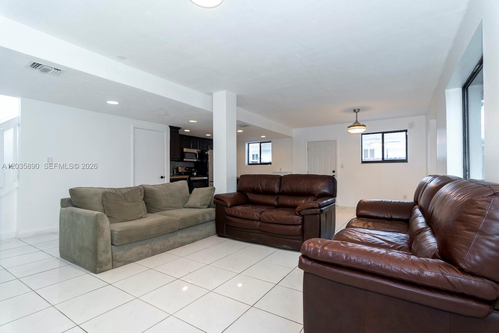 2729 SW 67th Ave # 0 Unit: #0