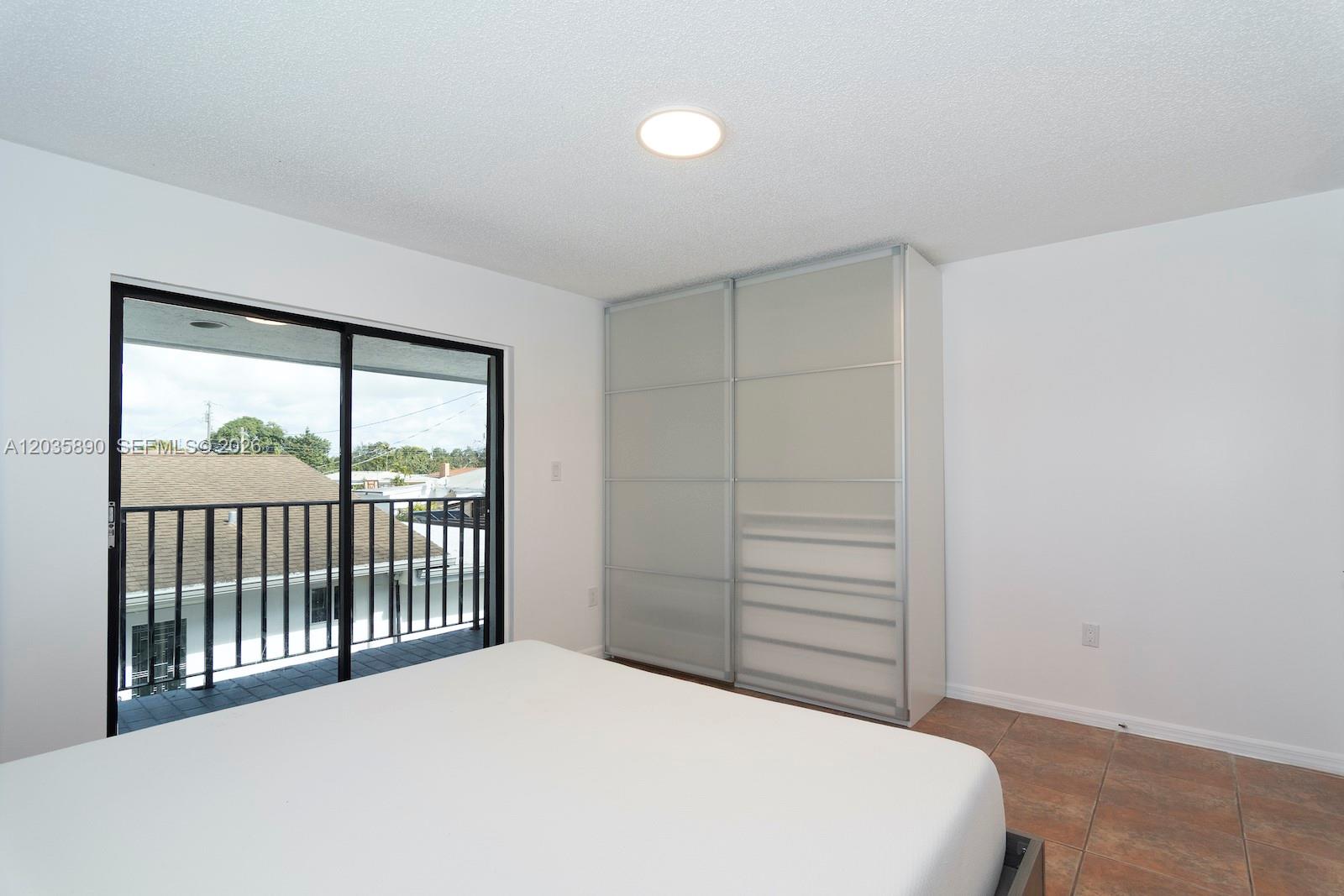2729 SW 67th Ave # 0 Unit: #0