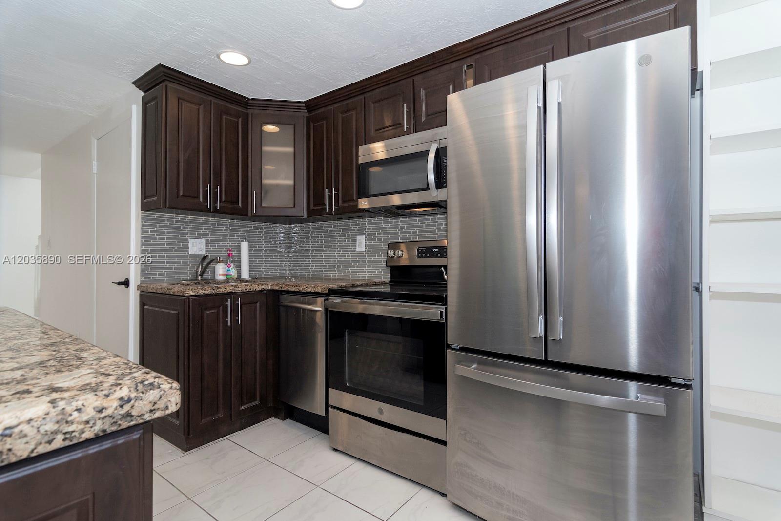 2729 SW 67th Ave # 0 Unit: #0
