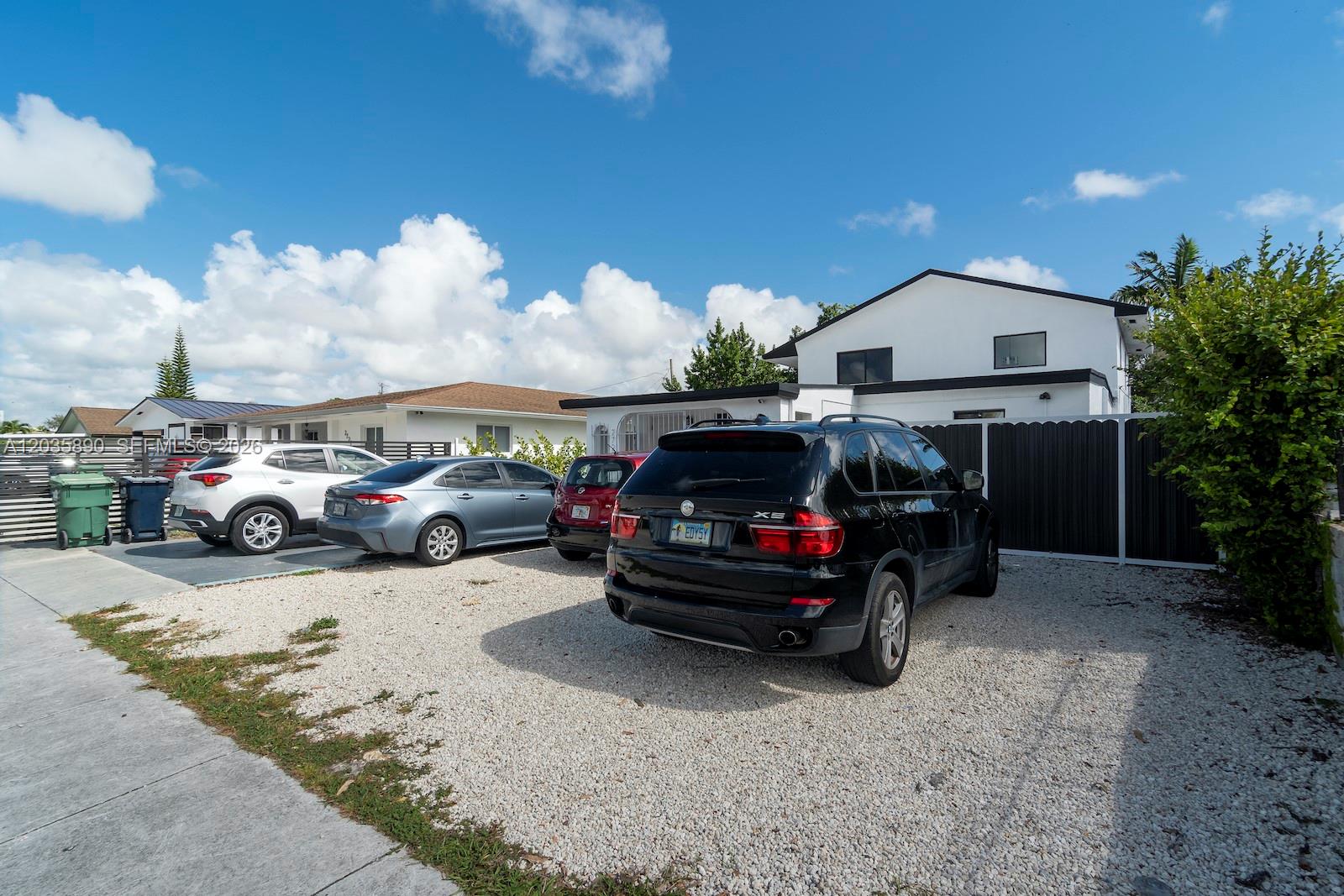 2729 SW 67th Ave # 0 Unit: #0