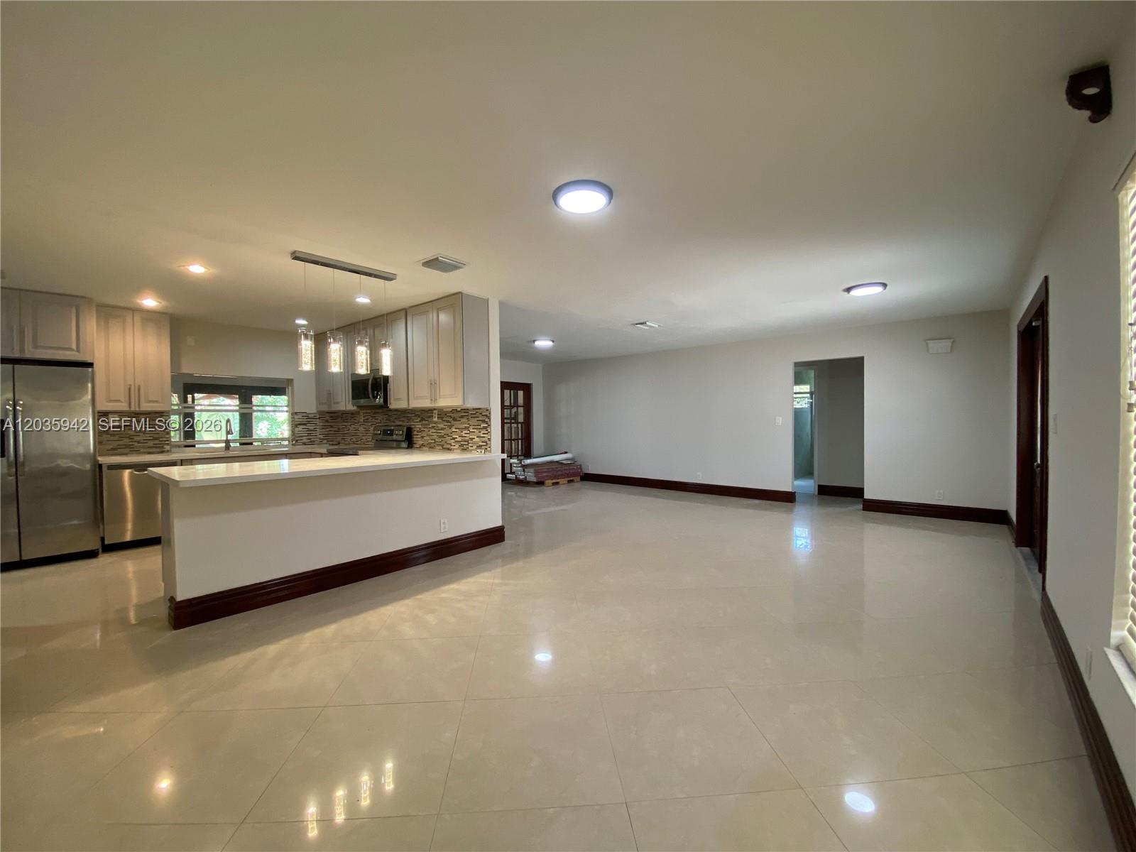 490 Bonaventure Blvd