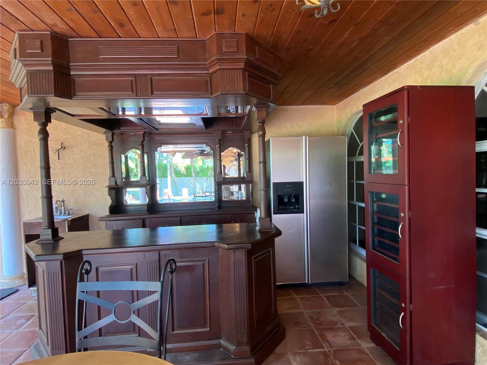 490 Bonaventure Blvd