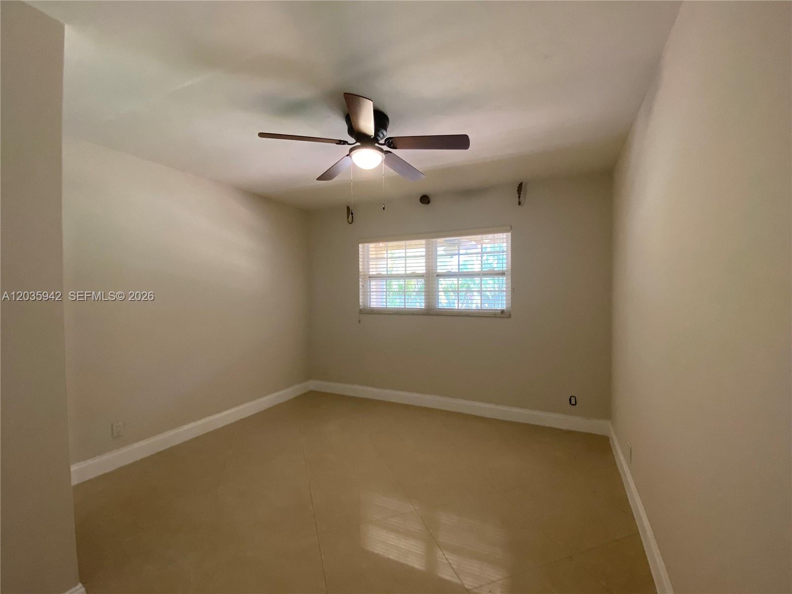 490 Bonaventure Blvd