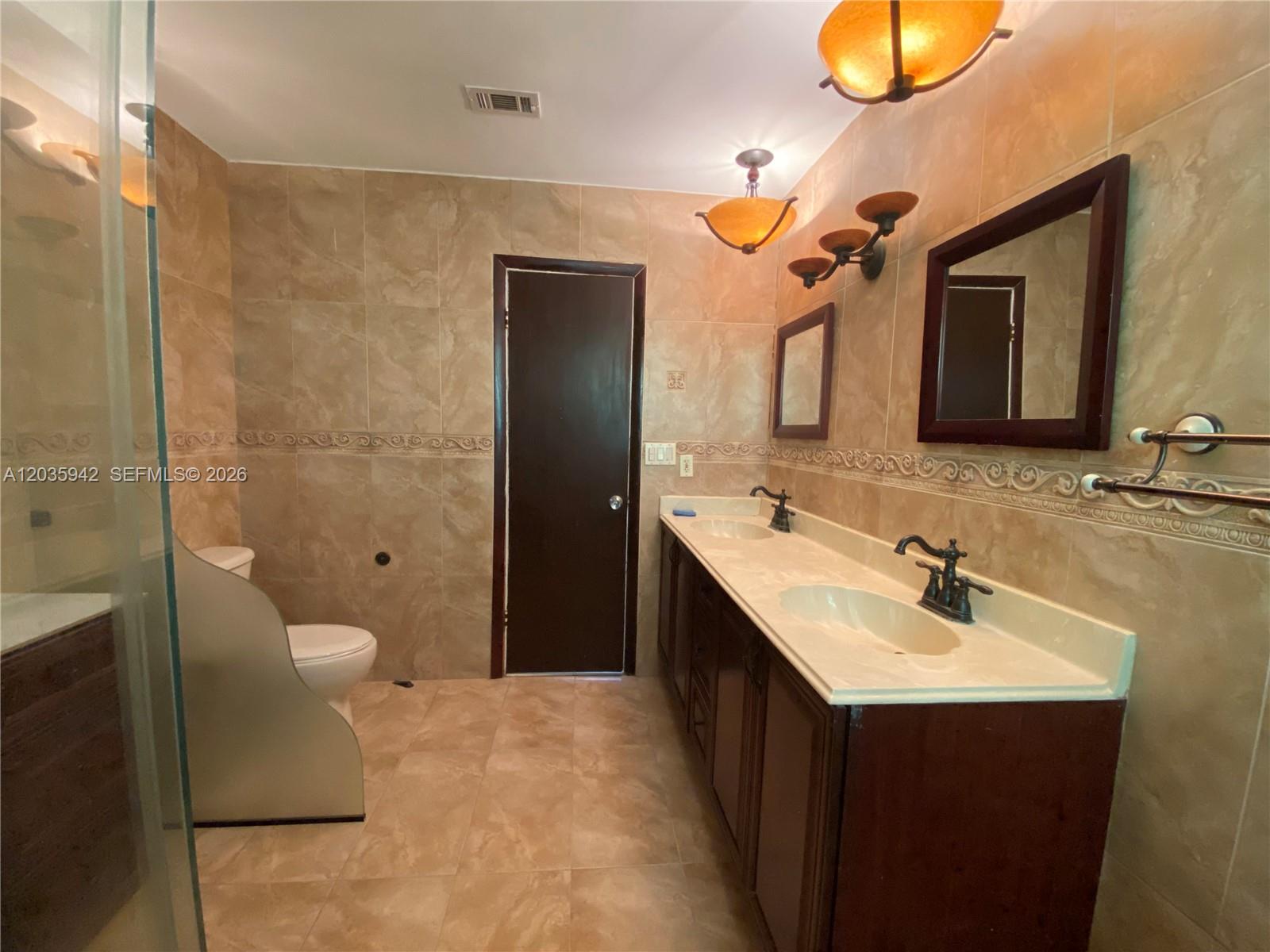 490 Bonaventure Blvd