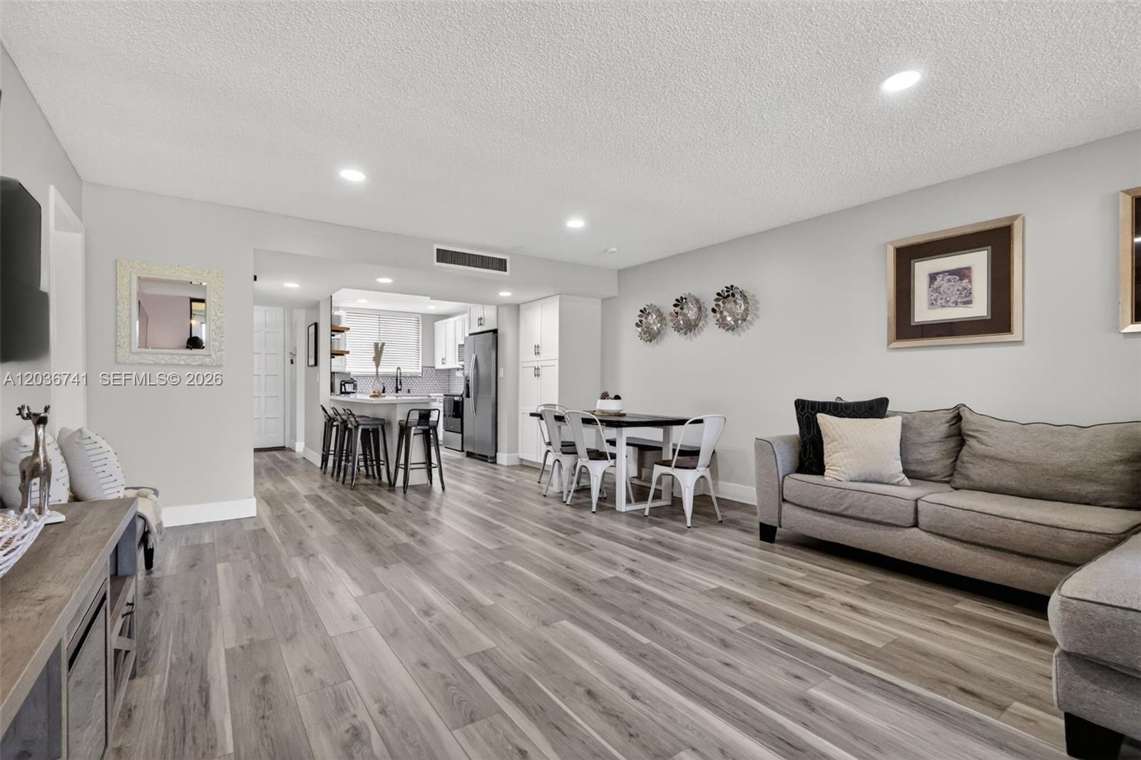 4427 Luxemburg Ct