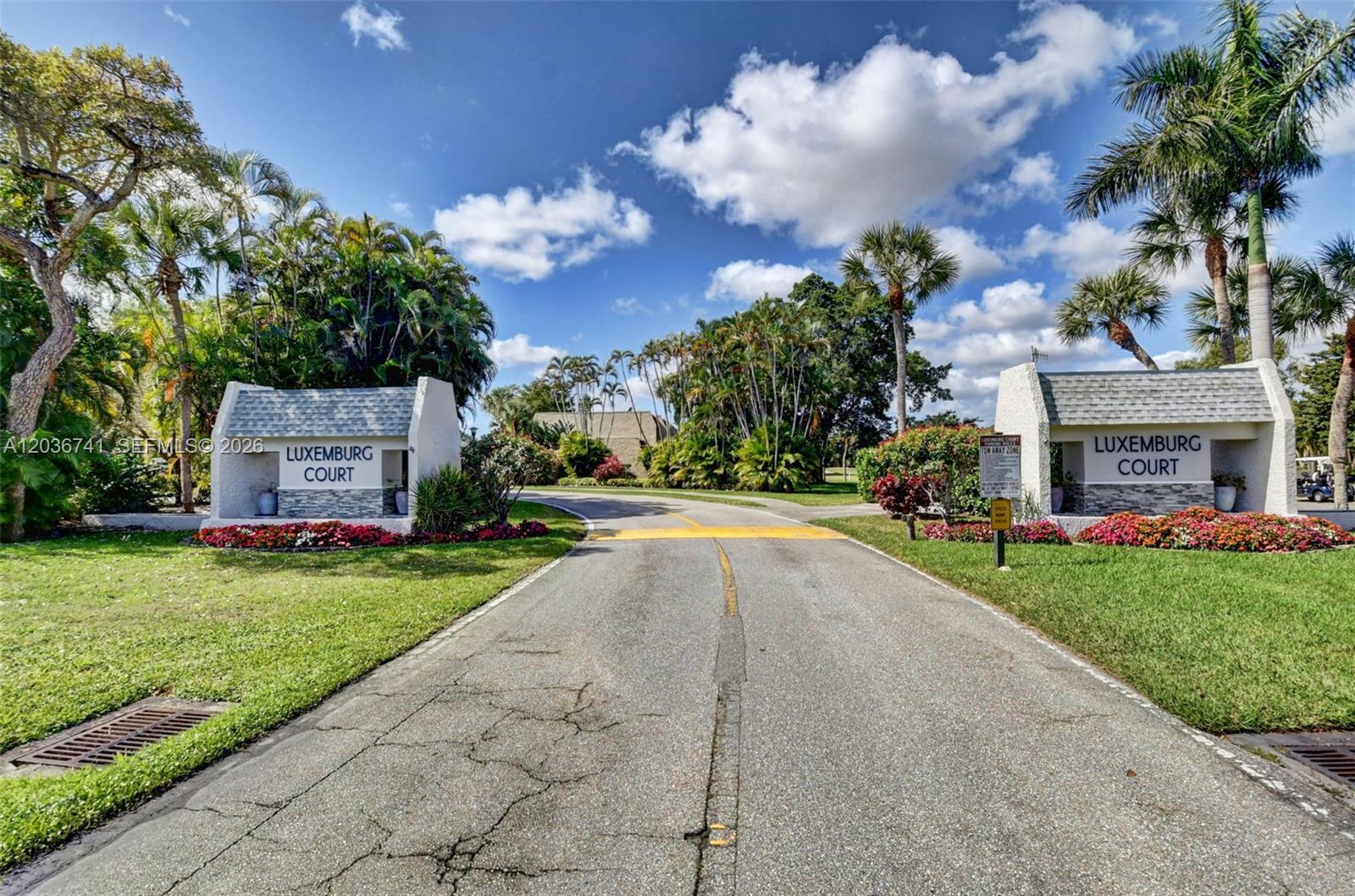 4427 Luxemburg Ct