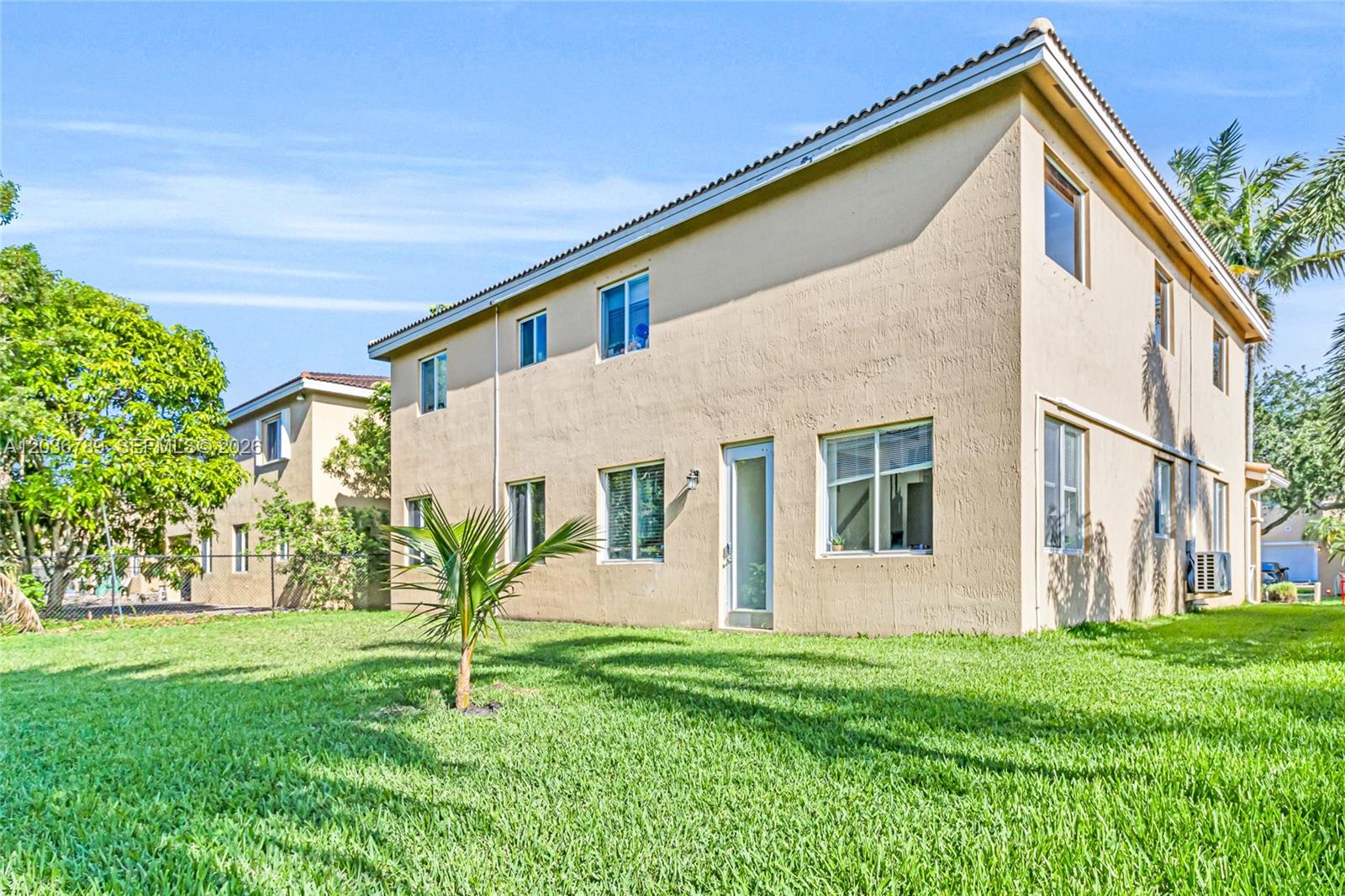 945 NW 206th St