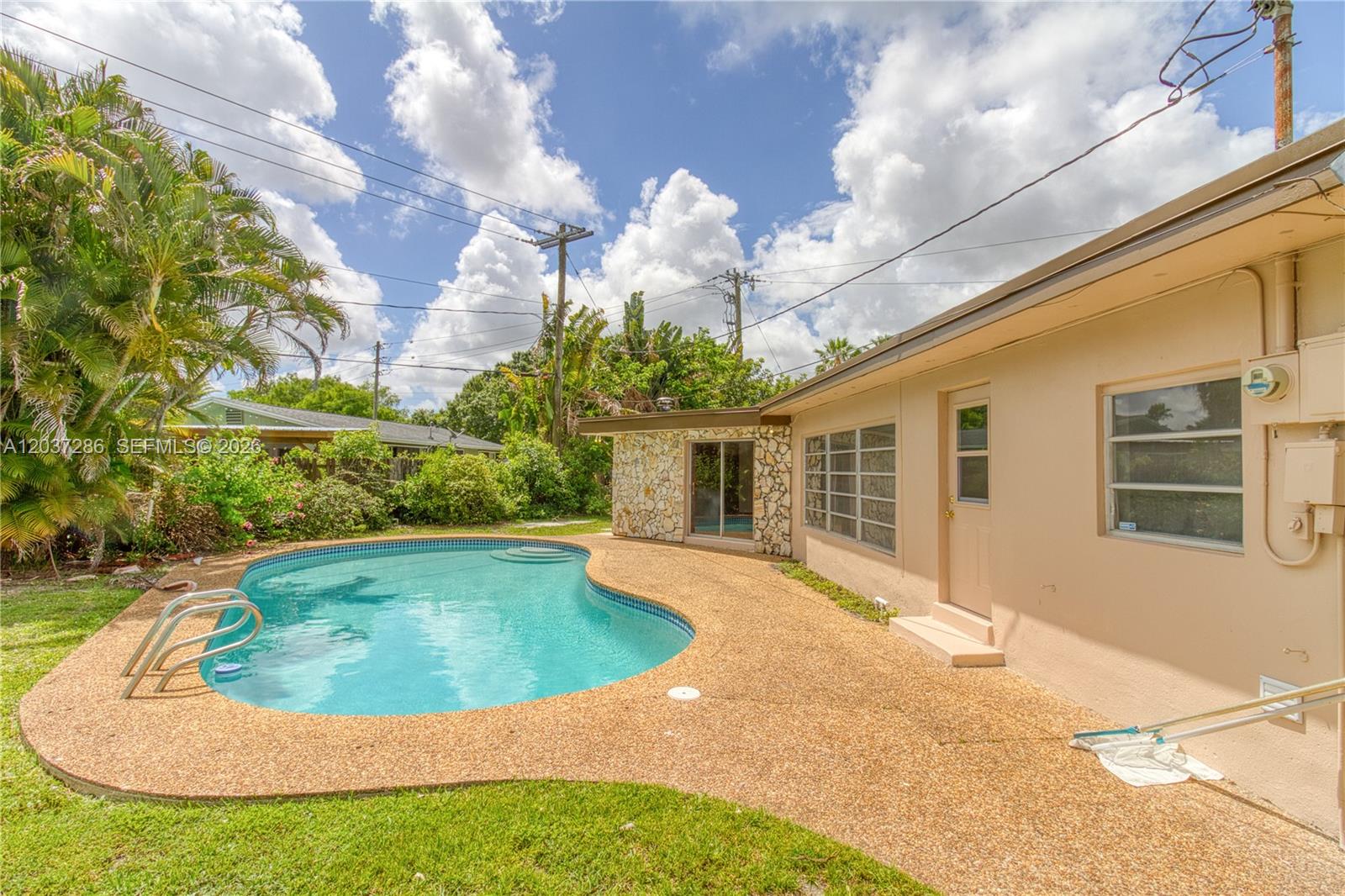 192 SW 62nd Ter