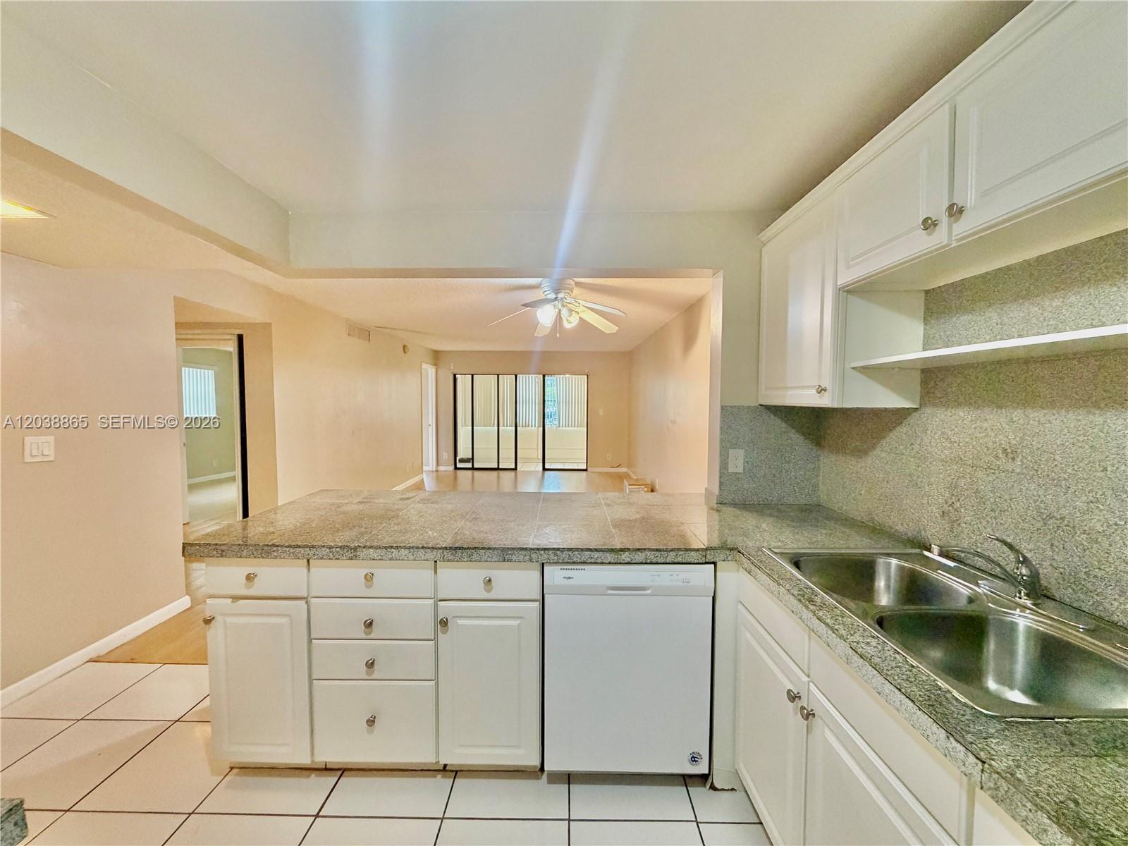 2320 S Cypress Bend Dr # 206