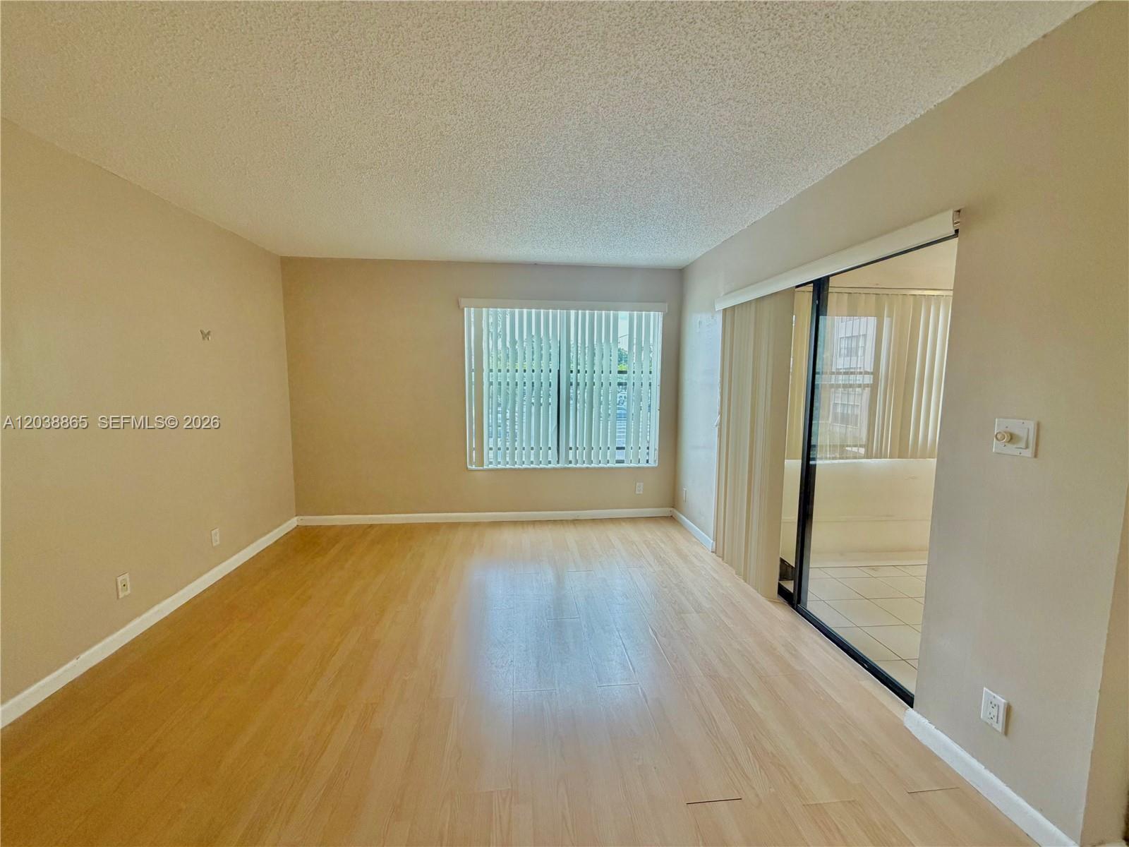 2320 S Cypress Bend Dr # 206