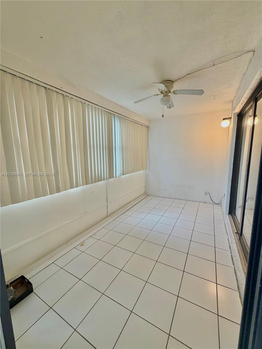 2320 S Cypress Bend Dr # 206