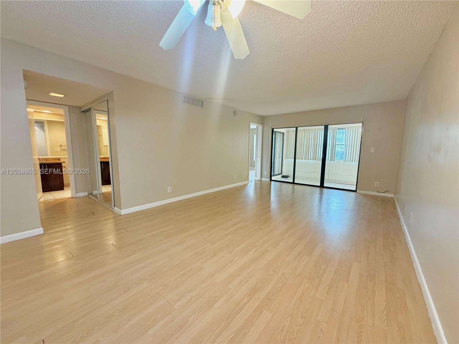 2320 S Cypress Bend Dr # 206