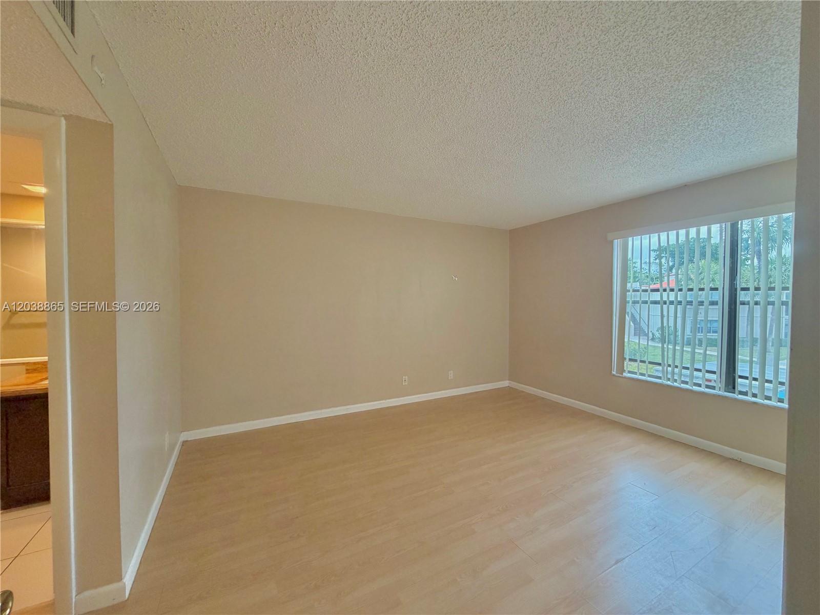 2320 S Cypress Bend Dr # 206
