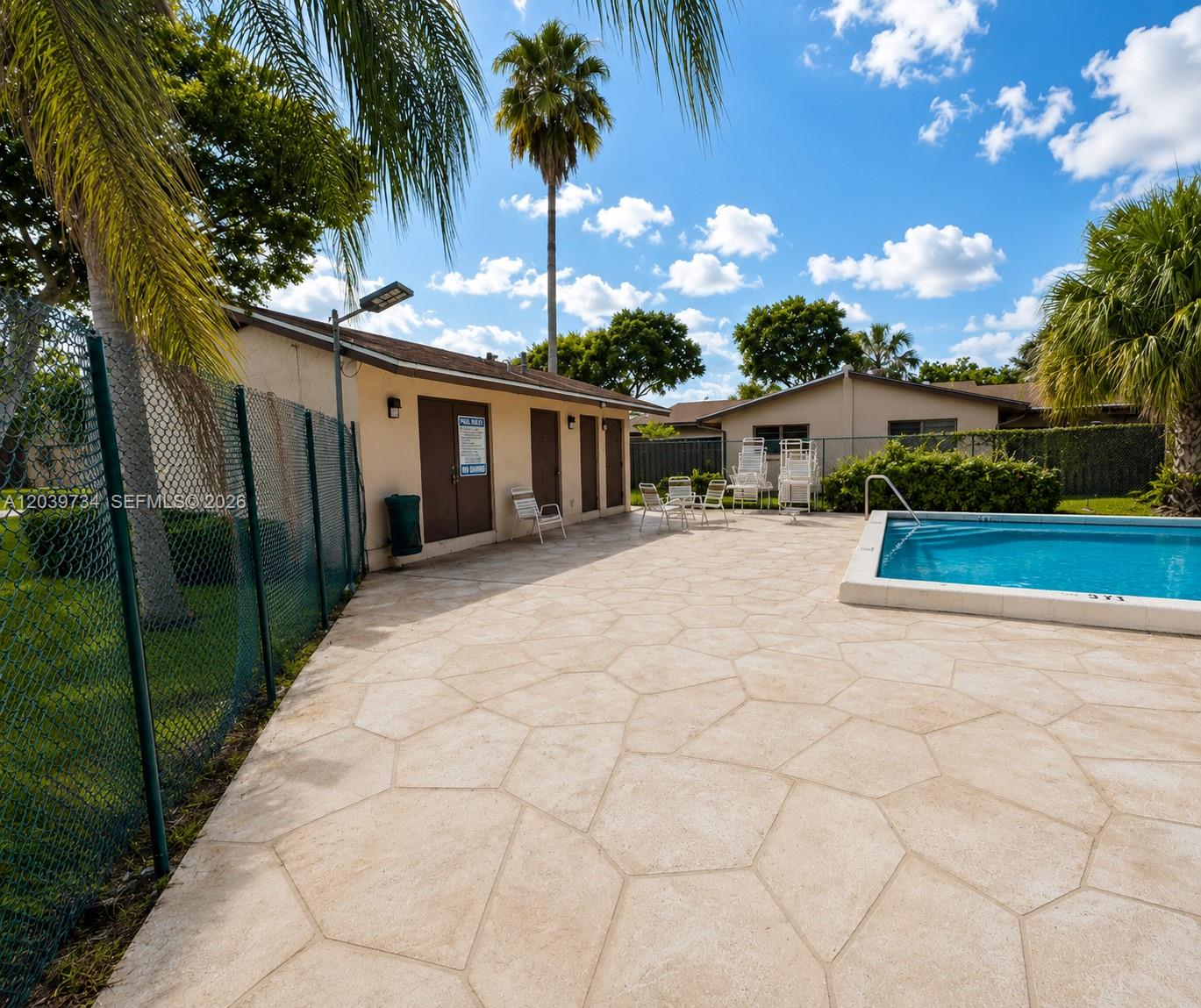 22384 Palomita Dr # 22384