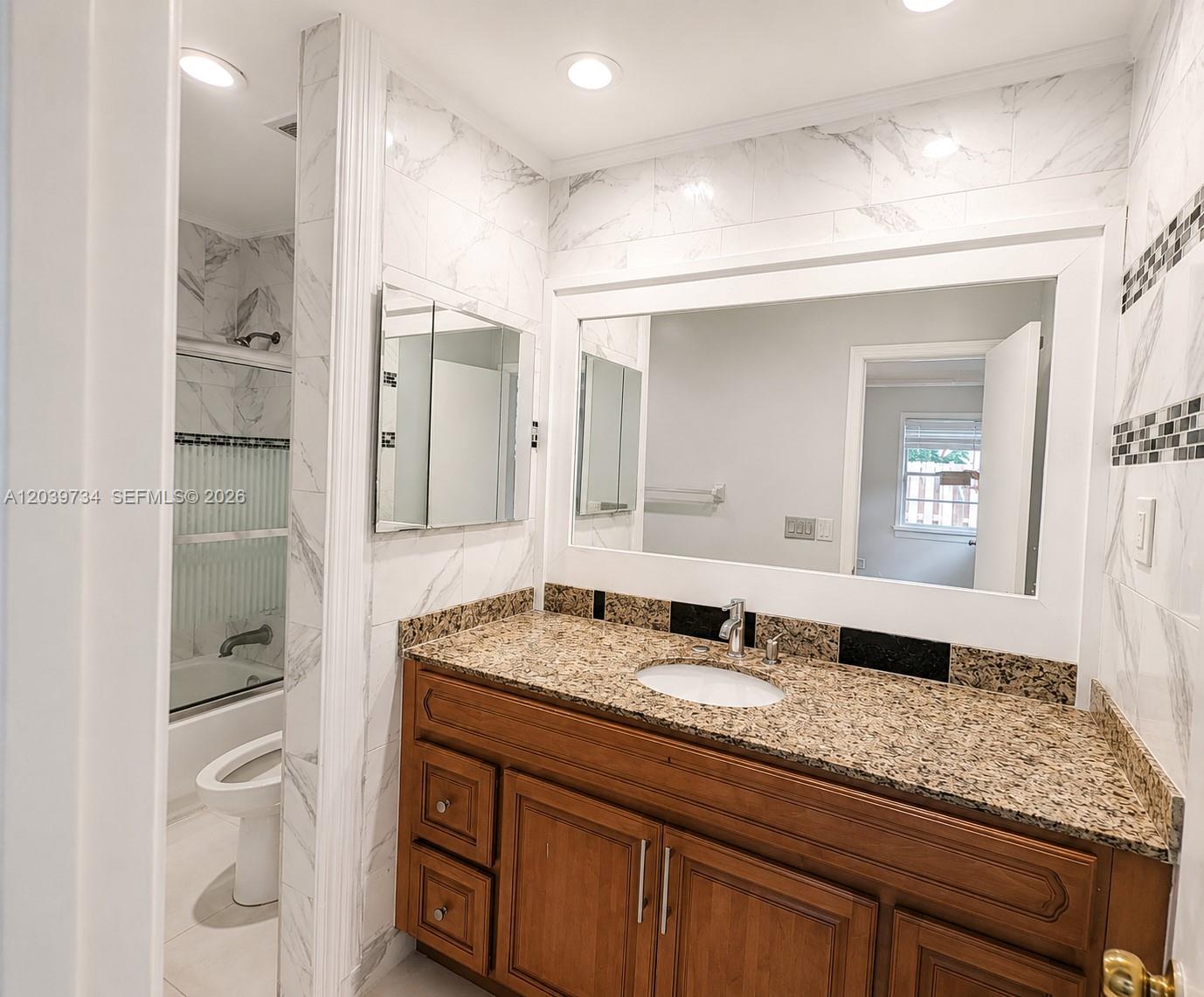 22384 Palomita Dr # 22384