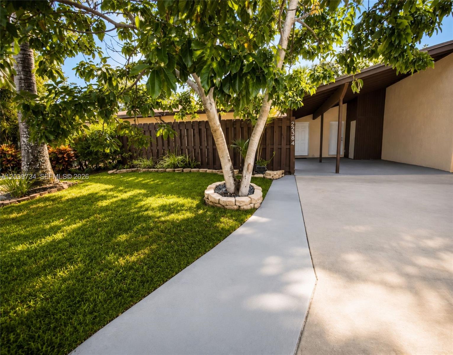 22384 Palomita Dr # 22384