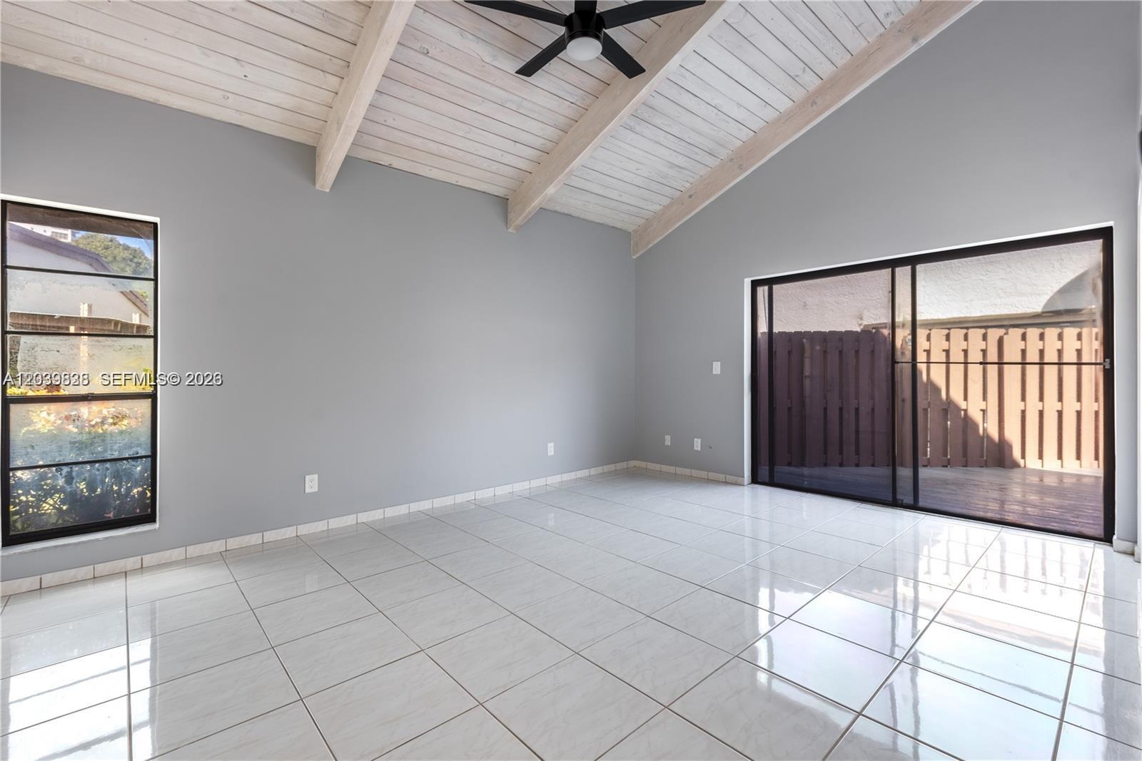 601 Leslie Dr