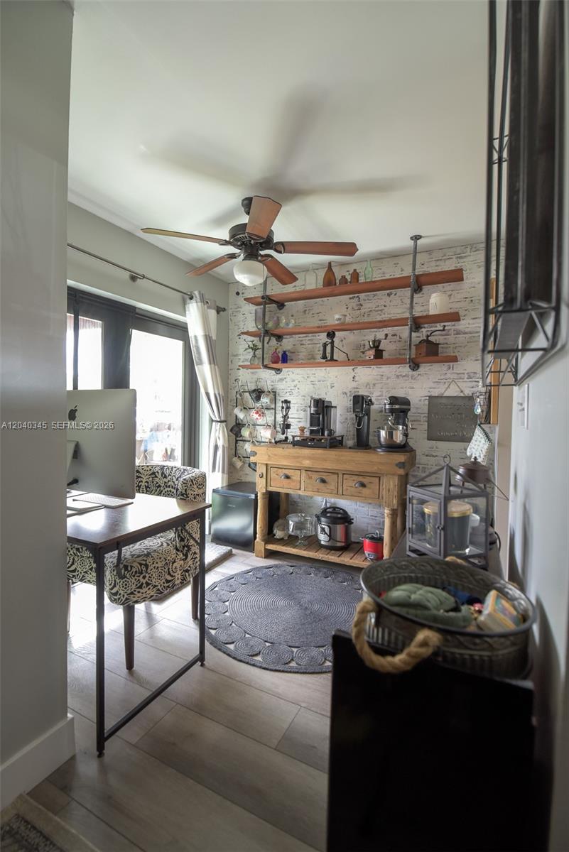 8356 NW 37th Pl # 9 Unit: E-9