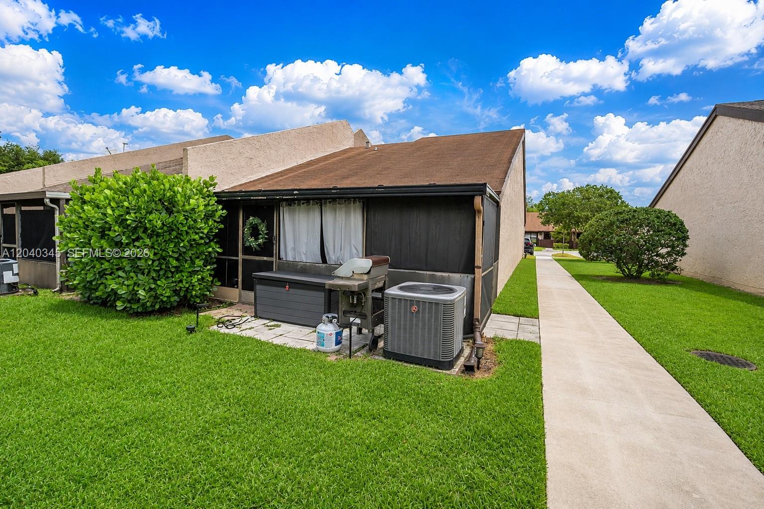 8356 NW 37th Pl # 9 Unit: E-9