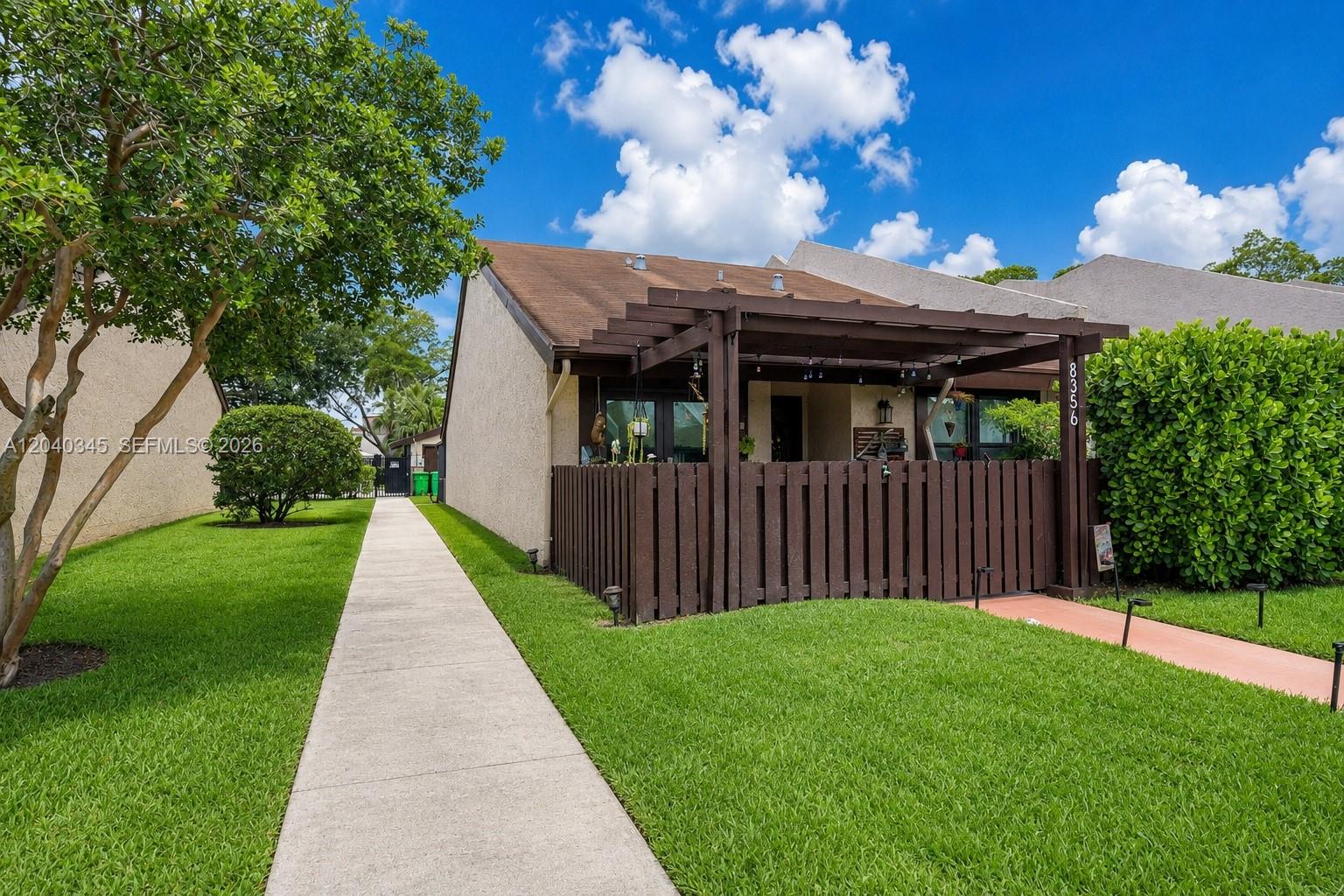 8356 NW 37th Pl # 9 Unit: E-9