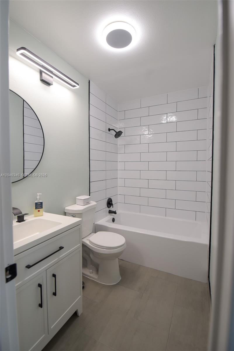8356 NW 37th Pl # 9 Unit: E-9