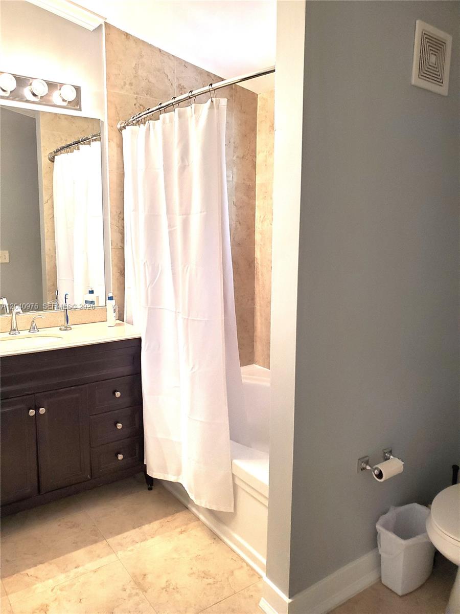 746 NW 208th Way Unit: .