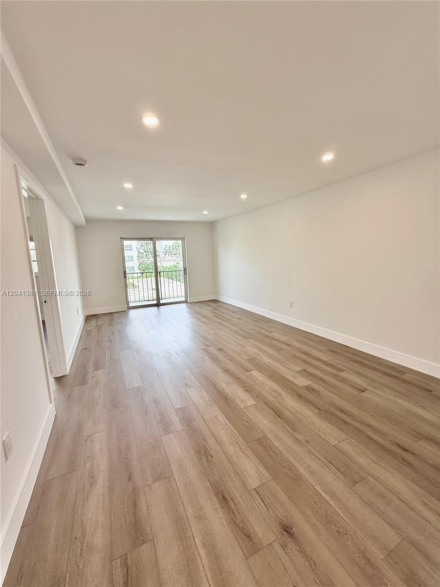 1900 Meridian Ave # 403