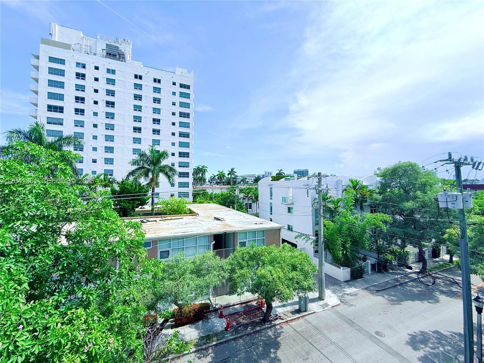 1900 Meridian Ave # 403