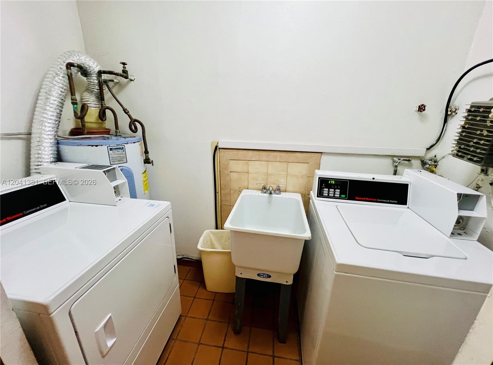 1900 Meridian Ave # 403