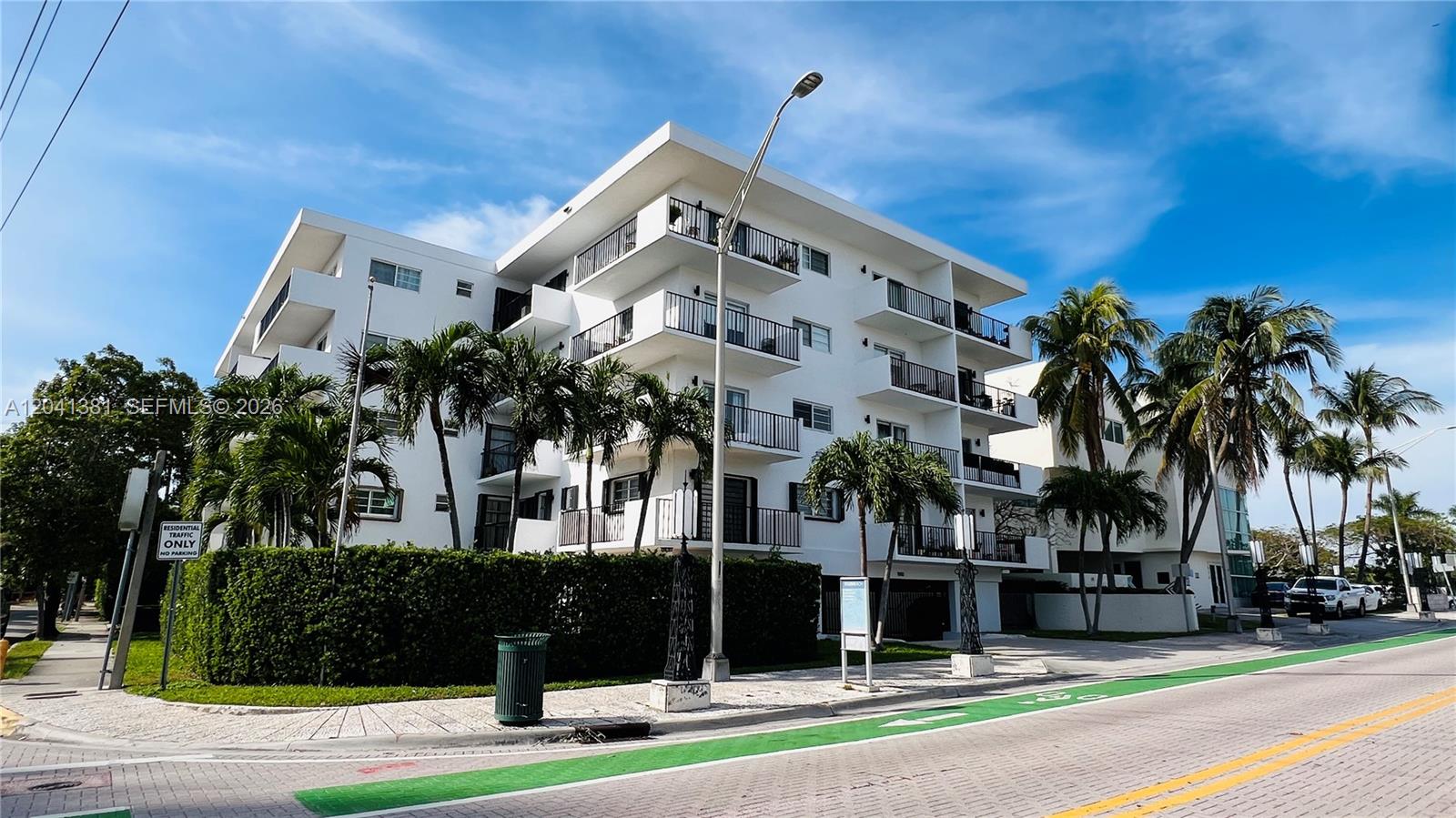 1900 Meridian Ave # 403