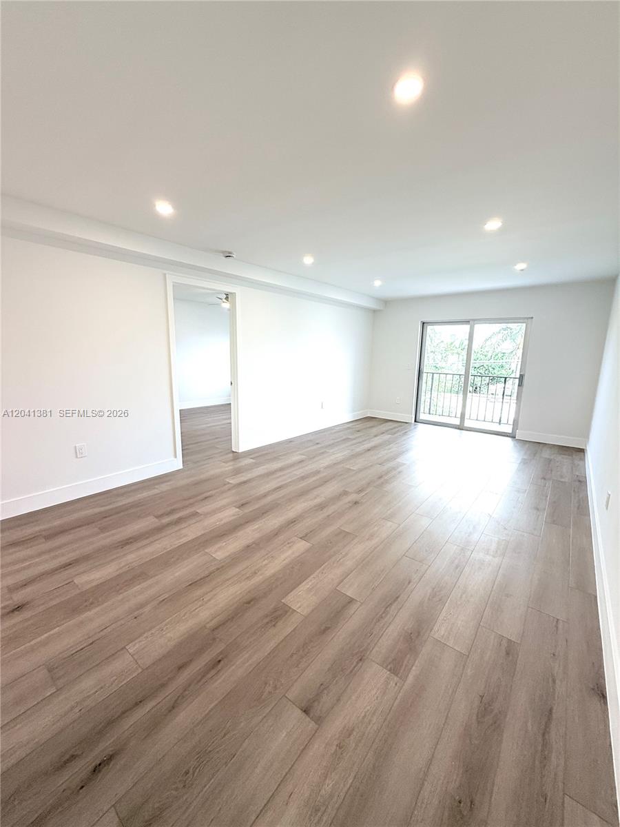1900 Meridian Ave # 403