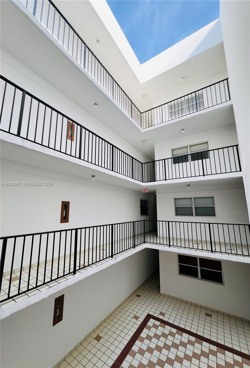 1900 Meridian Ave # 403