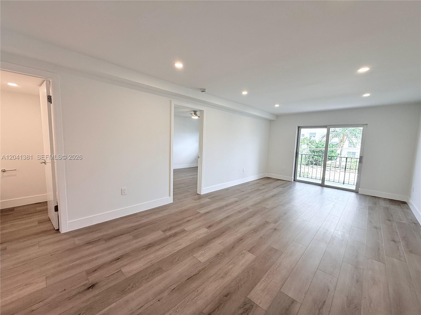 1900 Meridian Ave # 403