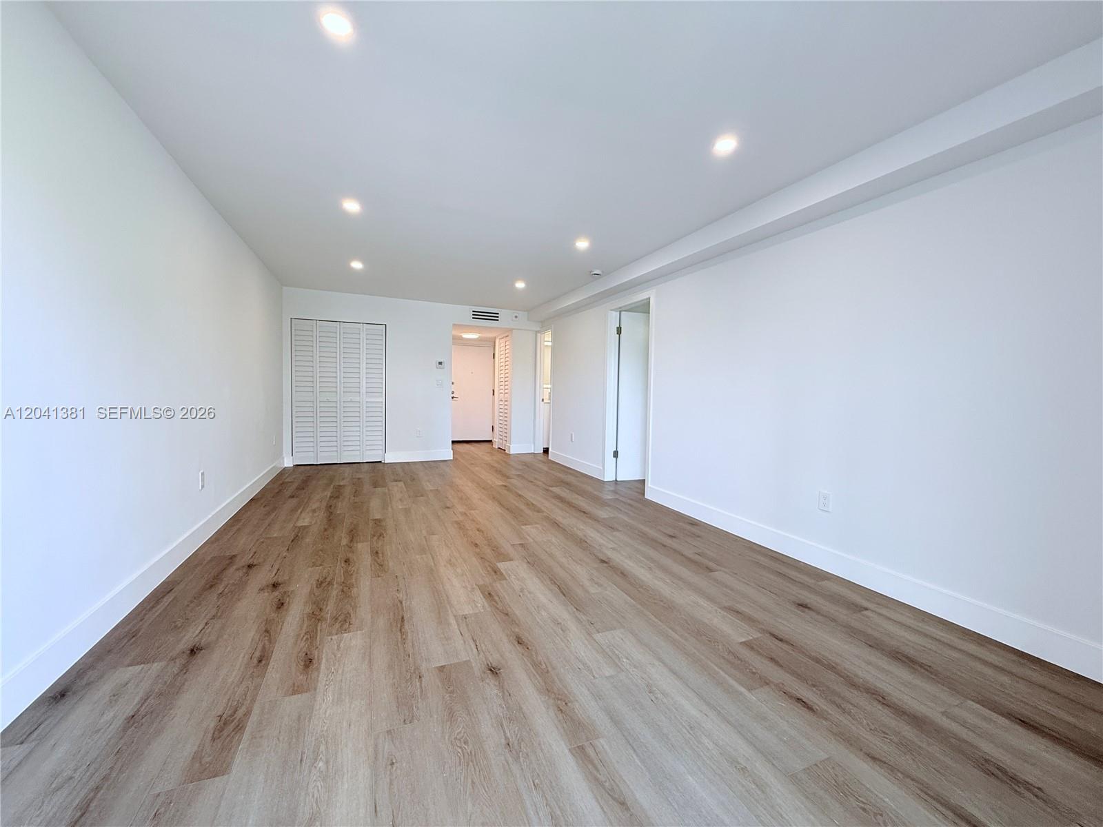 1900 Meridian Ave # 403